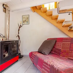  Hébergement de vacances Maisonnette Dans Un Ecrin De Pierre Et De Verdure France